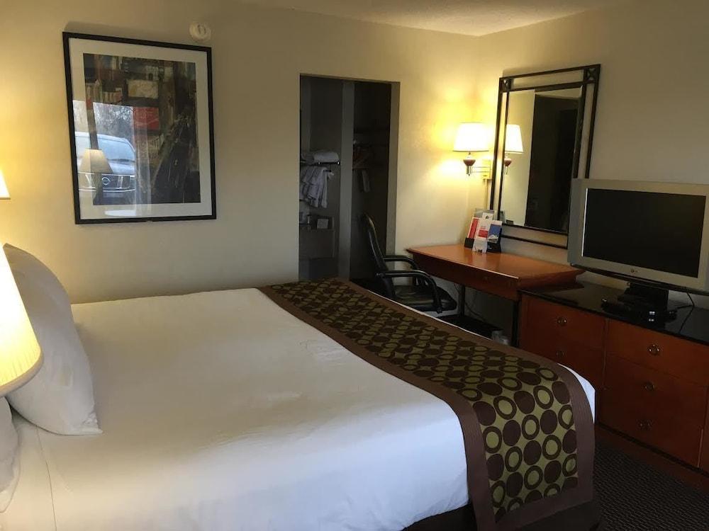 Ramada By Wyndham Pikesville/Baltimore North Exteriör bild
