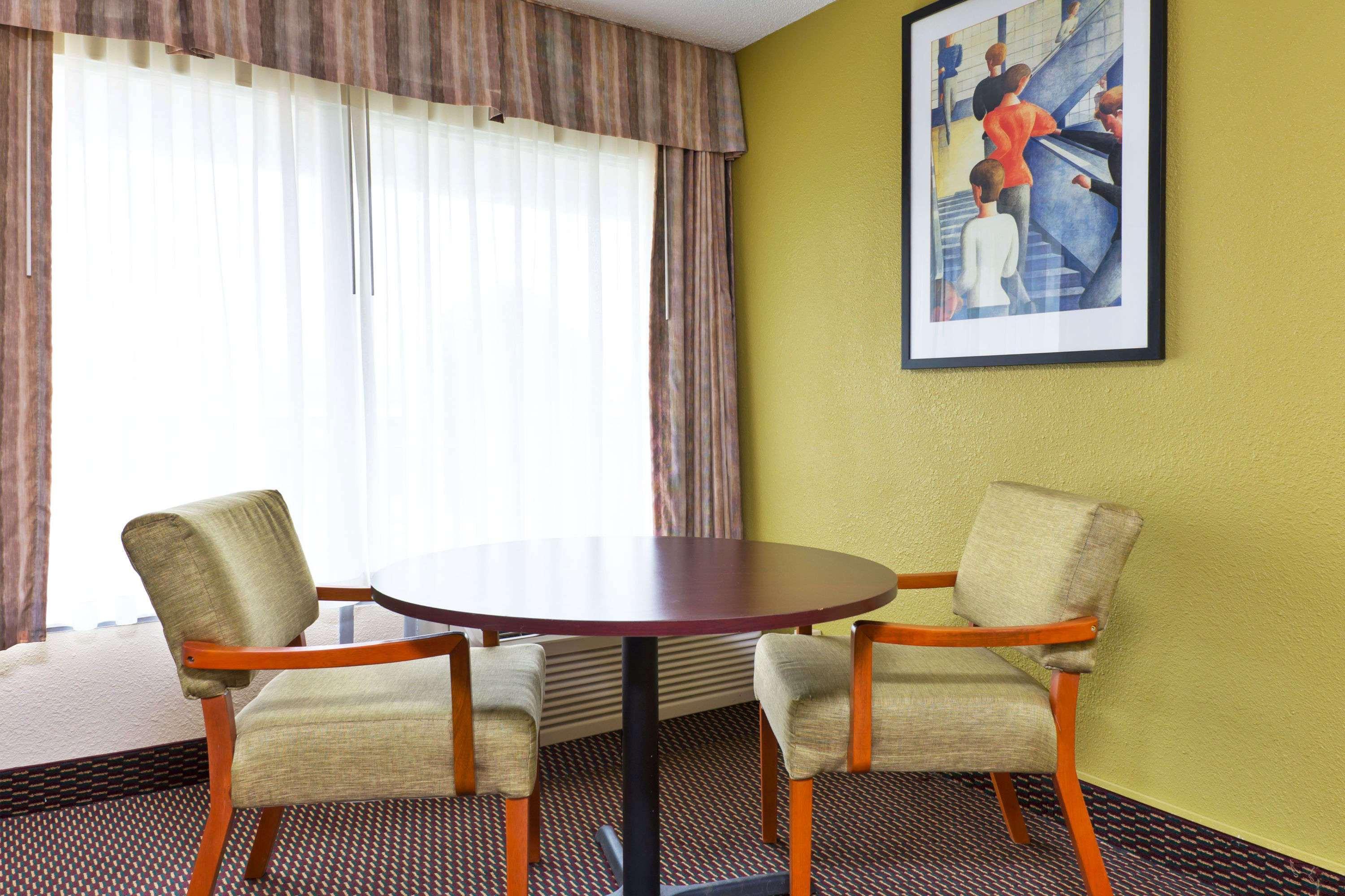 Ramada By Wyndham Pikesville/Baltimore North Exteriör bild