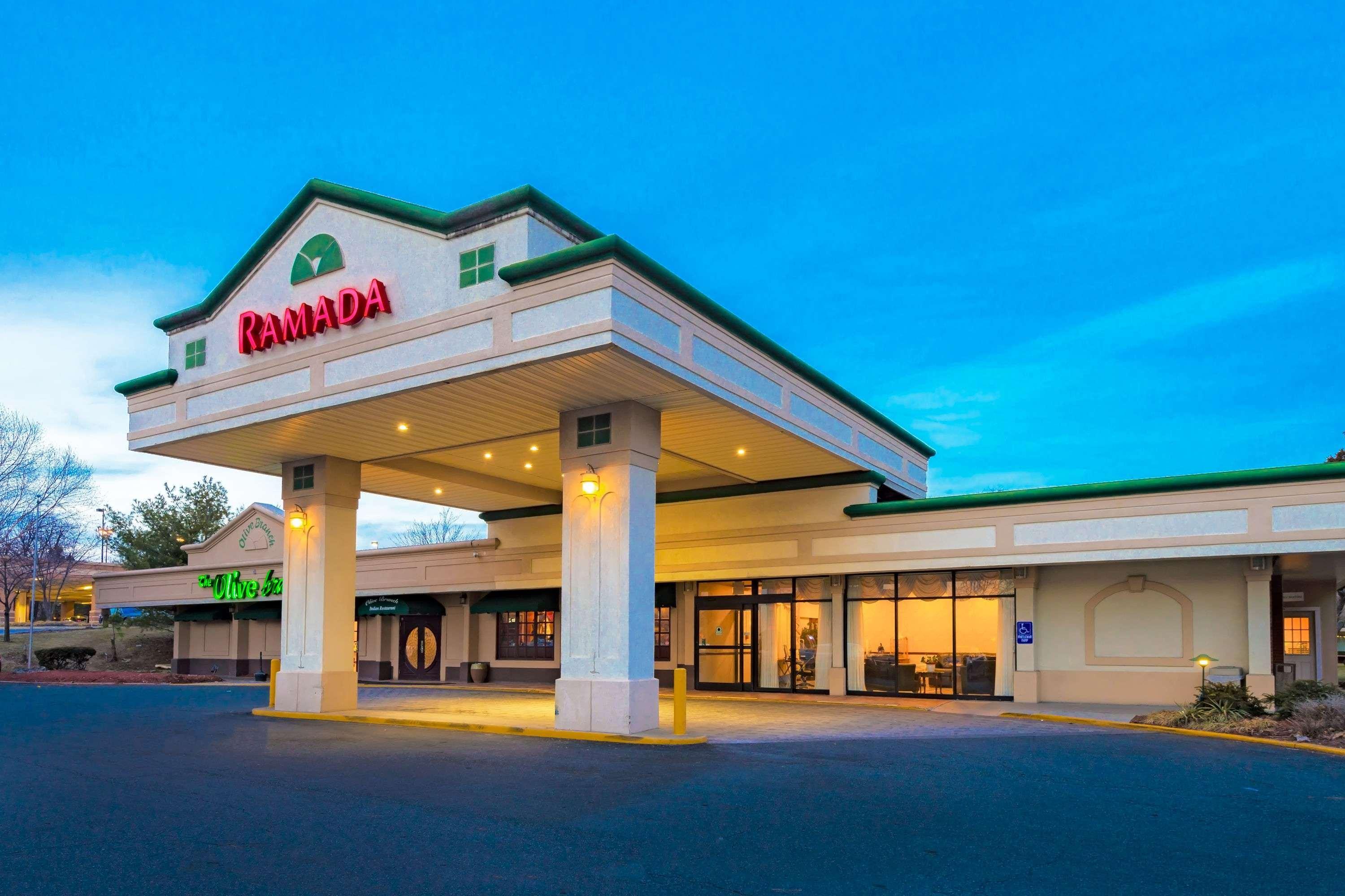 Ramada By Wyndham Pikesville/Baltimore North Exteriör bild