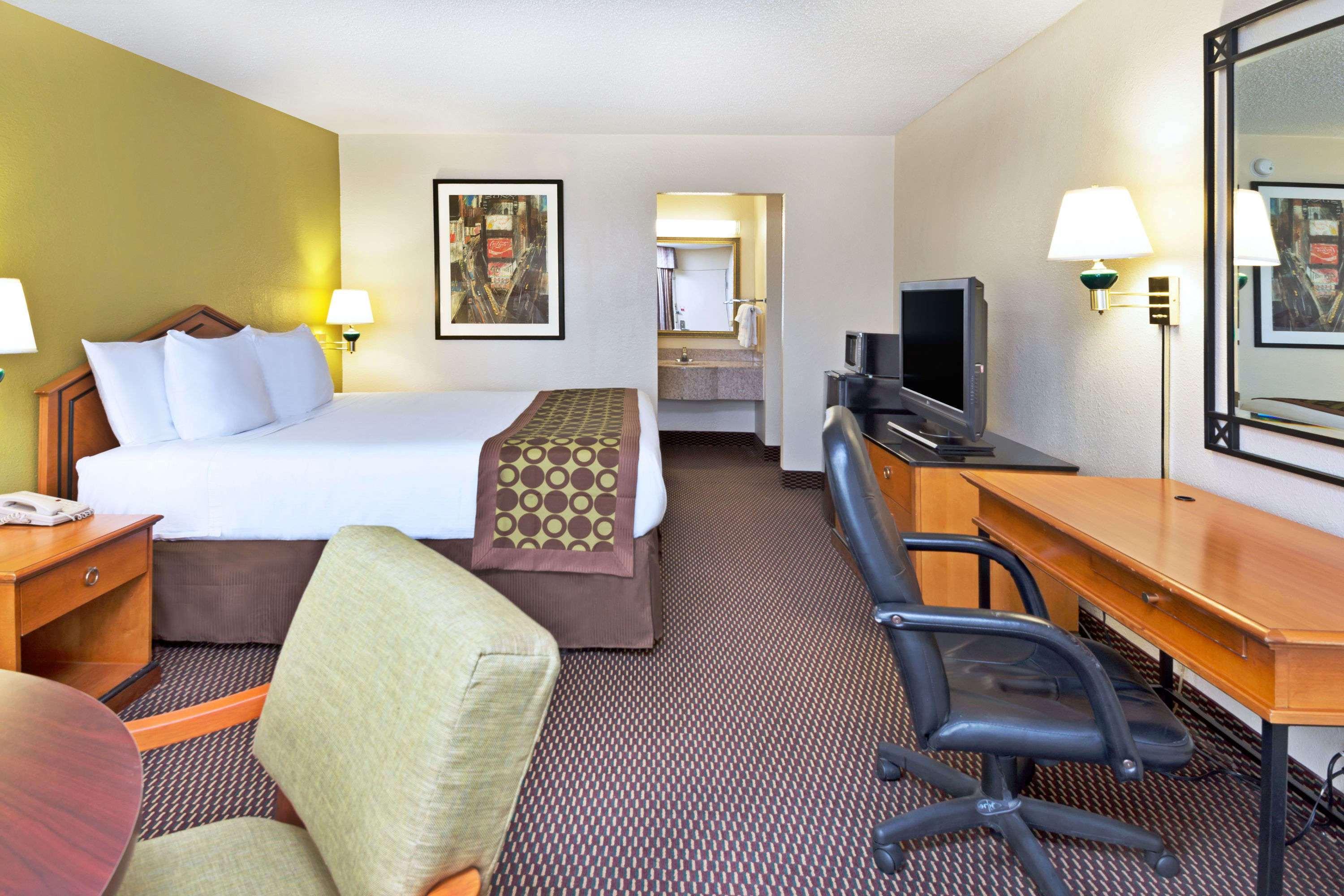 Ramada By Wyndham Pikesville/Baltimore North Exteriör bild