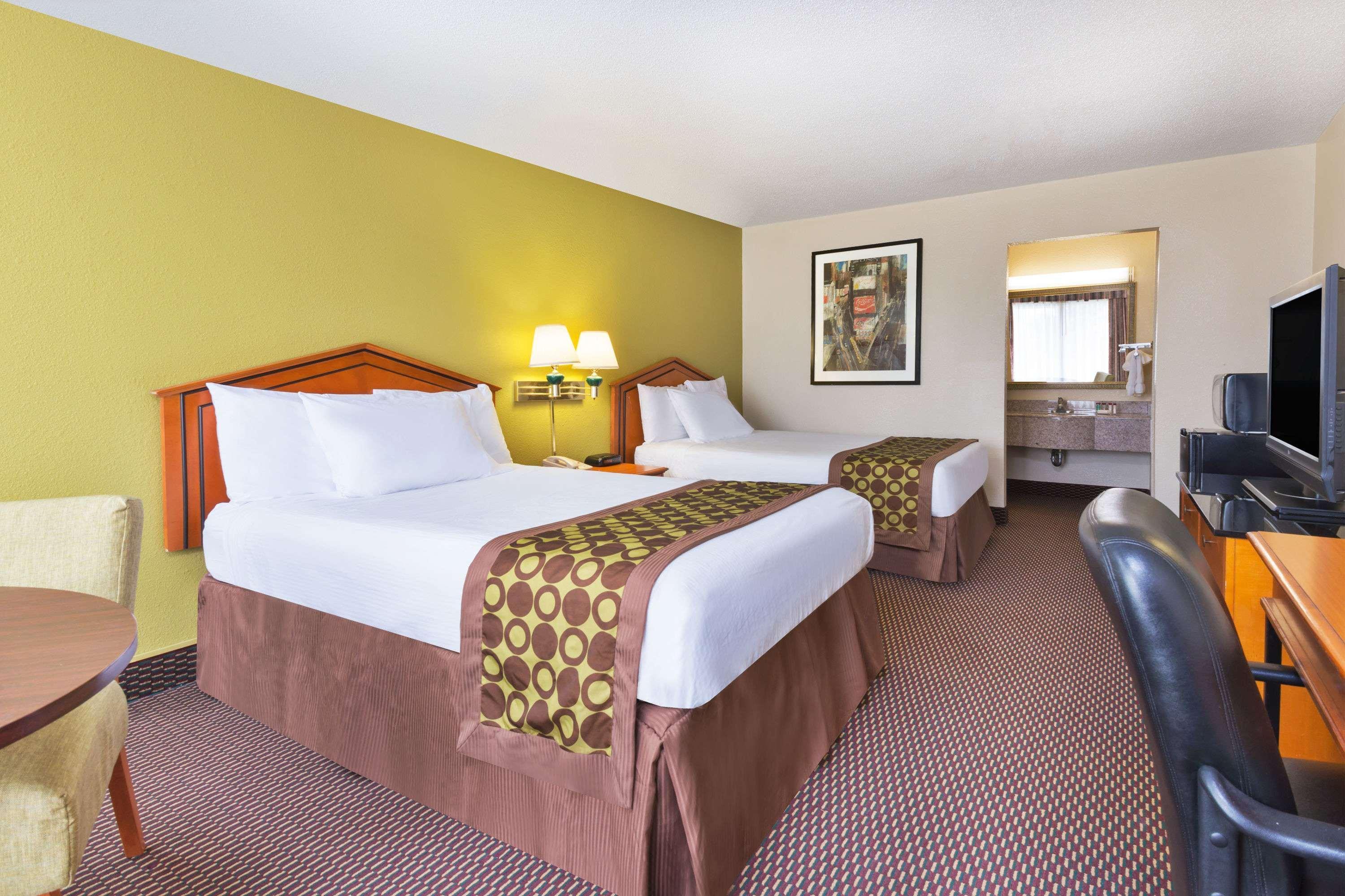 Ramada By Wyndham Pikesville/Baltimore North Exteriör bild