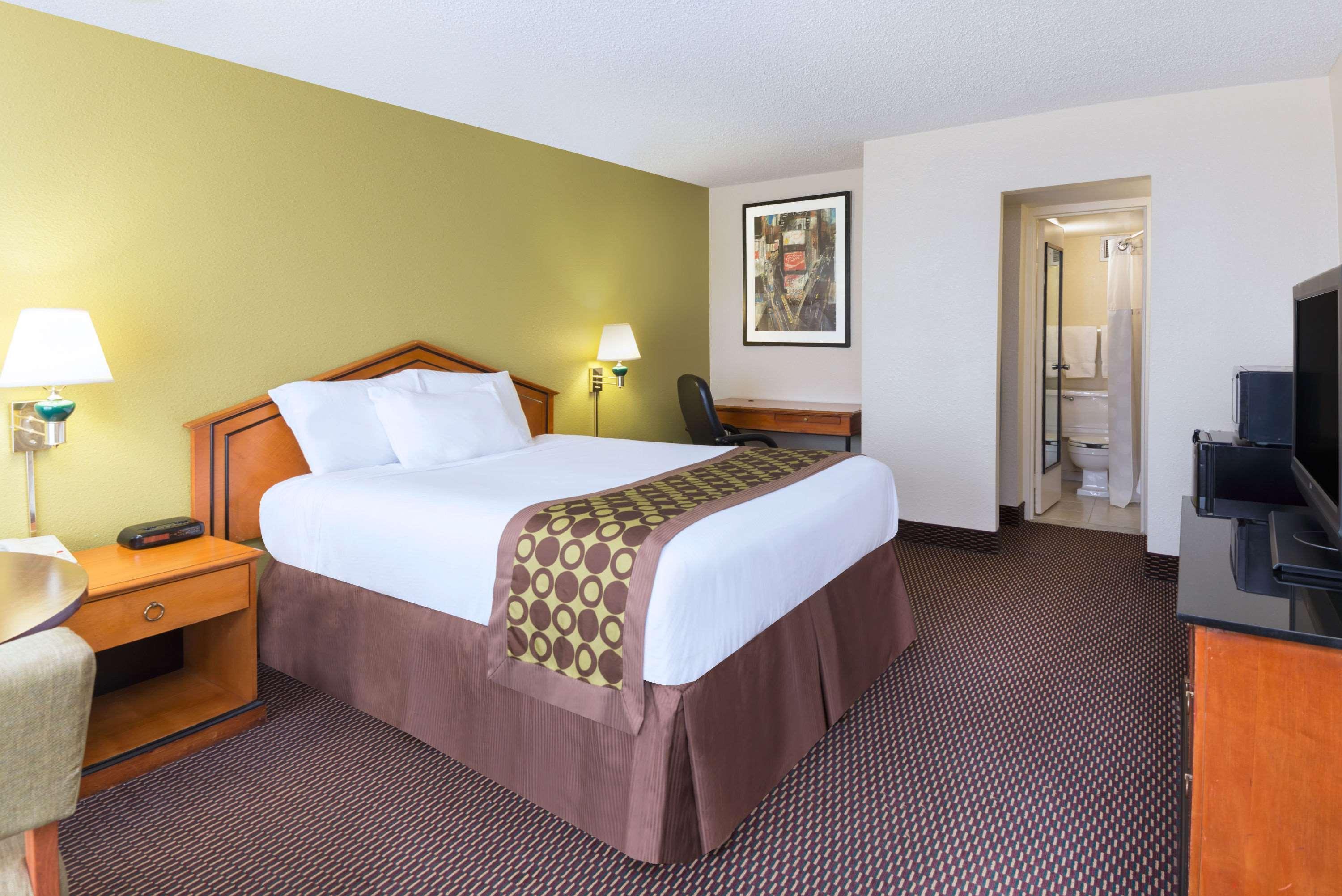 Ramada By Wyndham Pikesville/Baltimore North Exteriör bild
