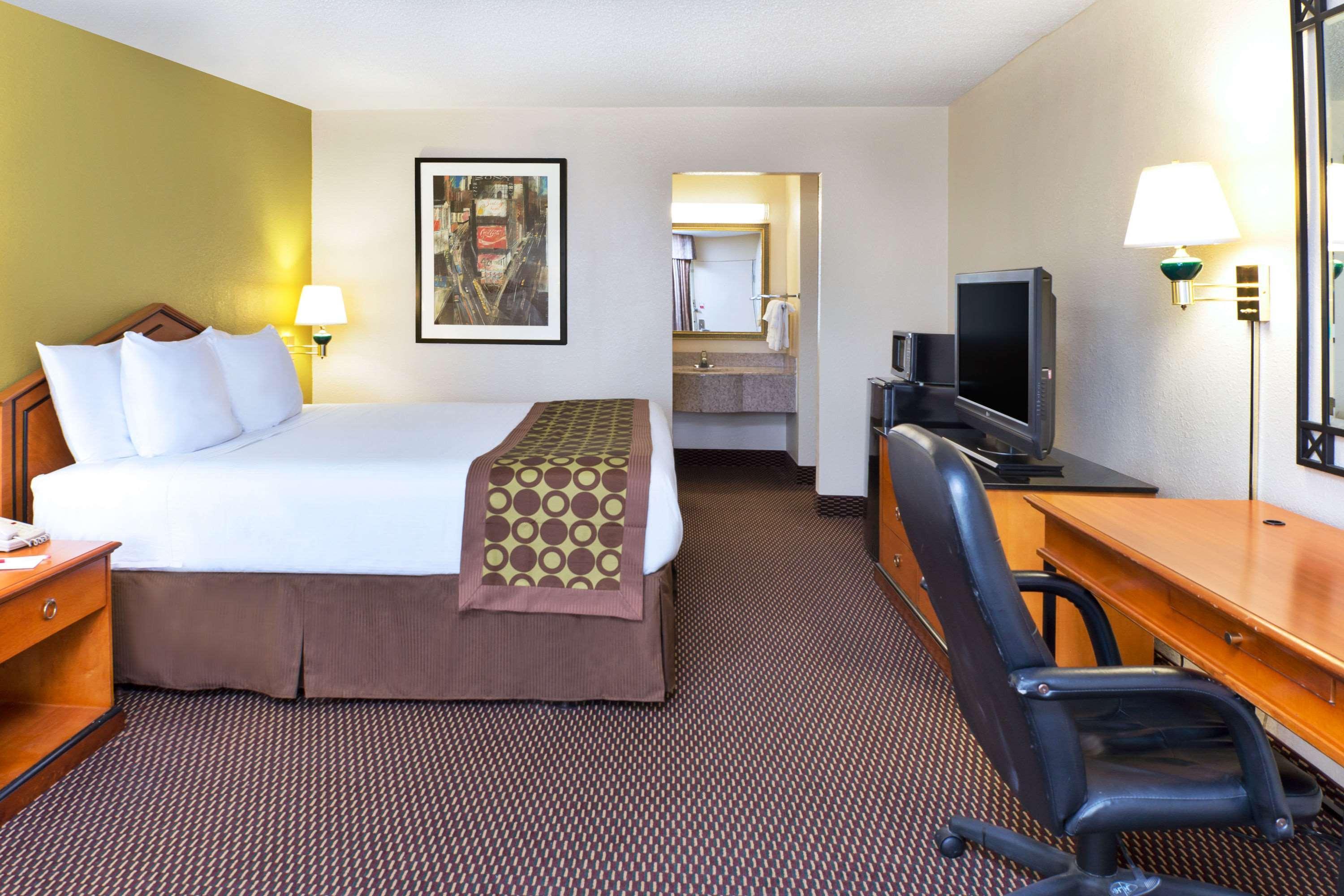 Ramada By Wyndham Pikesville/Baltimore North Exteriör bild