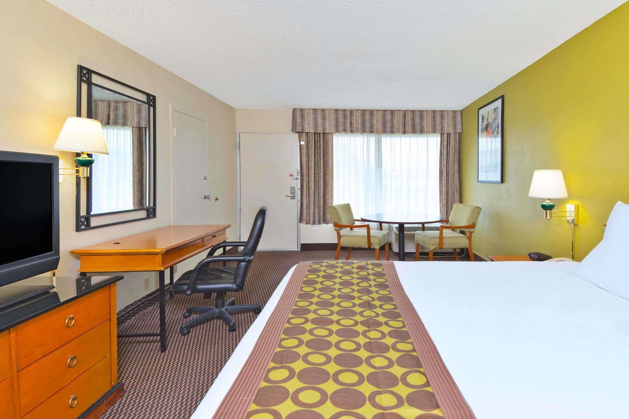 Ramada By Wyndham Pikesville/Baltimore North Exteriör bild