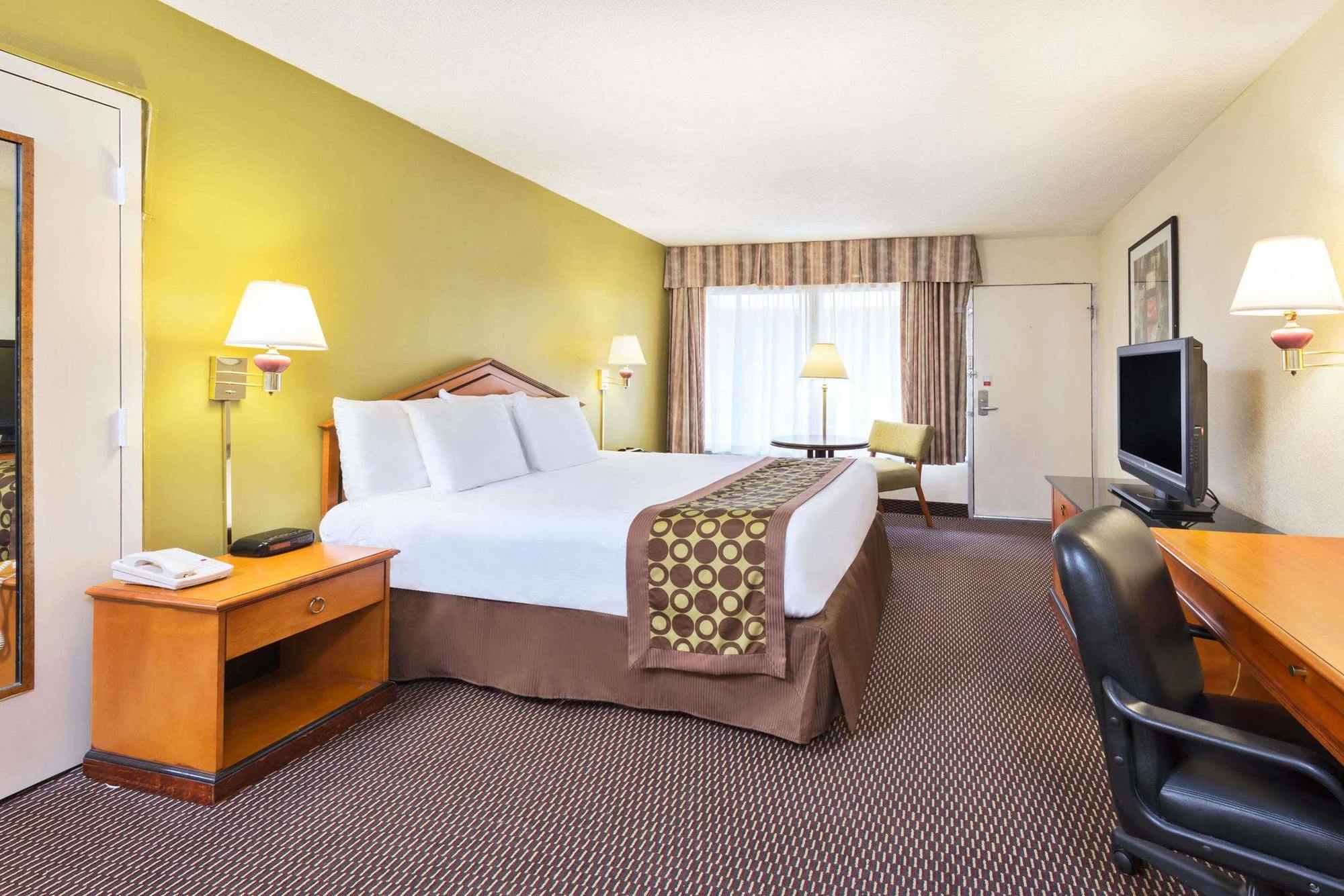 Ramada By Wyndham Pikesville/Baltimore North Exteriör bild
